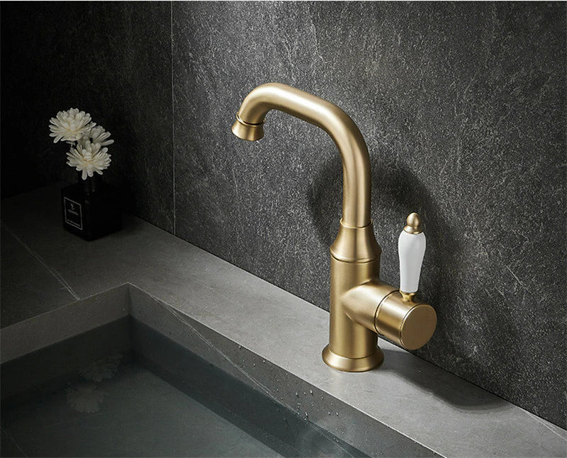 Solid Brass Contemporary Single Handle Bathroom Faucet