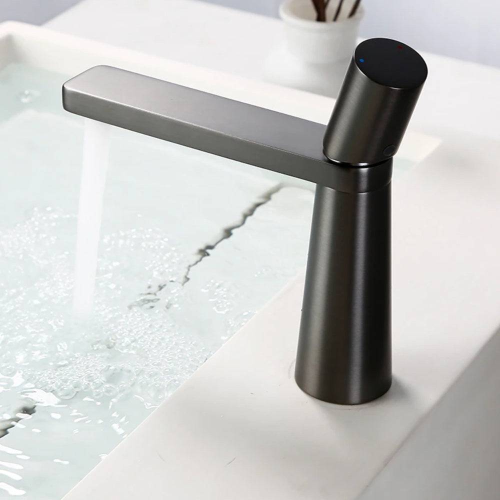 Wasser™ Solid Brass Single Handle Bathroom Sink Faucet