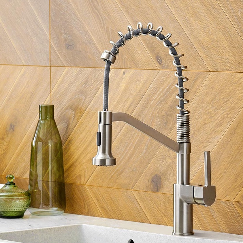 Wanfan™ Pull Out Single Handle Swivel Kitchen Faucet