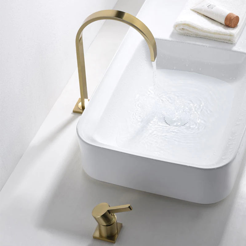 Single Handle Deck Mounted Bathroom Faucet