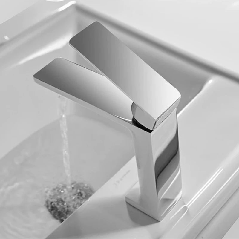 Single Handle Bathroom Sink Faucet